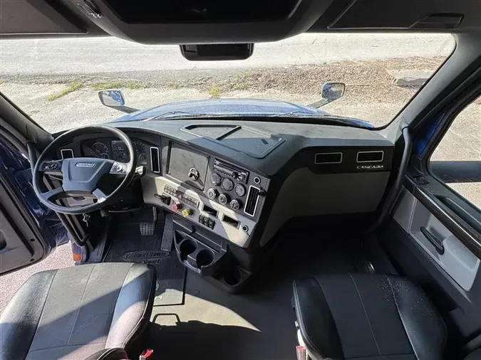 2020 FREIGHTLINER CA1261c51c55eb0e30785d3f9b8d3126296cb