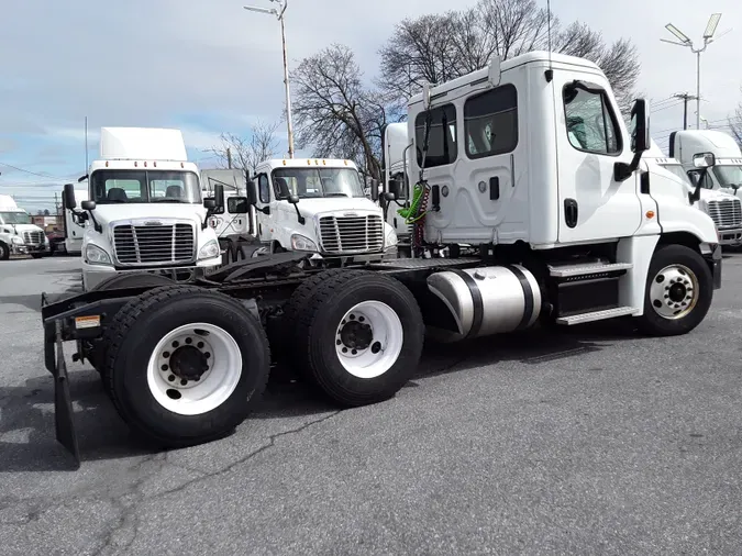 2017 FREIGHTLINER/MERCEDES CASCADIA 125