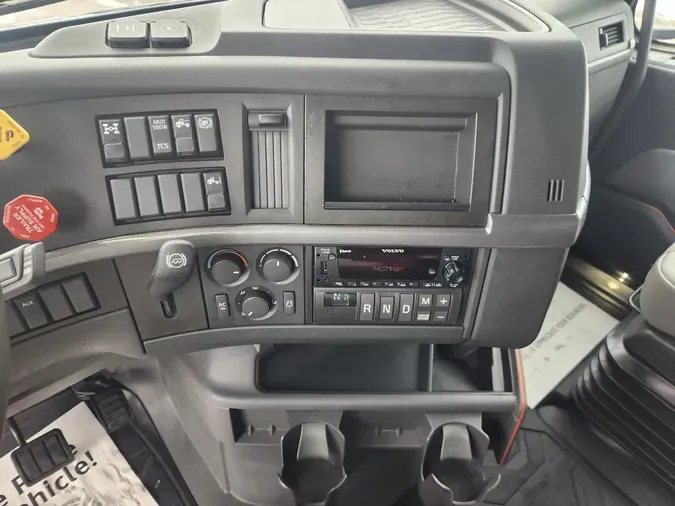 2024 VOLVO VNL64T860