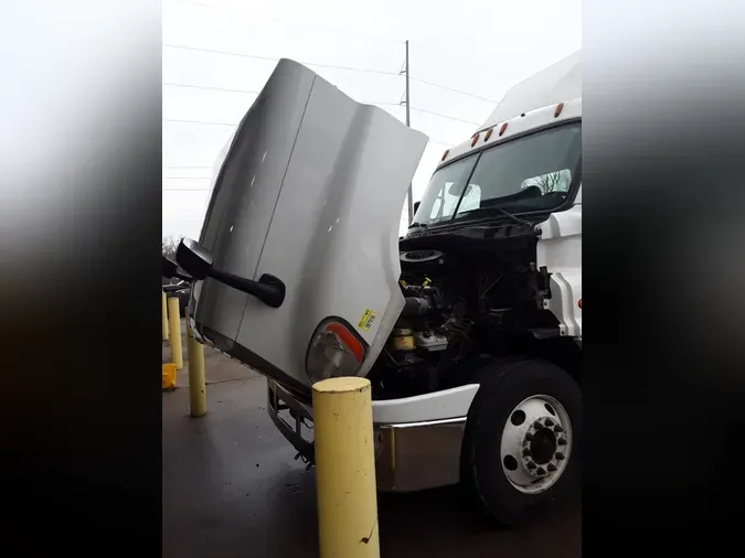 2018 FREIGHTLINER/MERCEDES CASCADIA 125