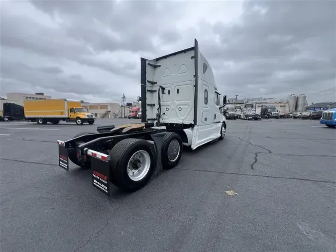 2020 FREIGHTLINER CASCADEVO1