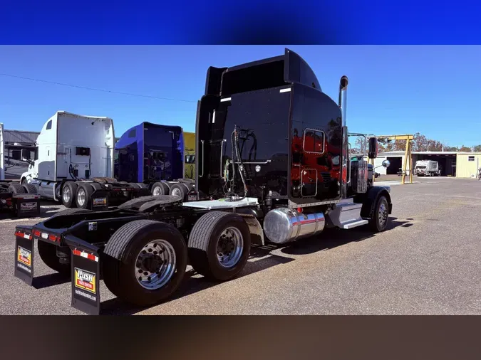 2022 Peterbilt 389