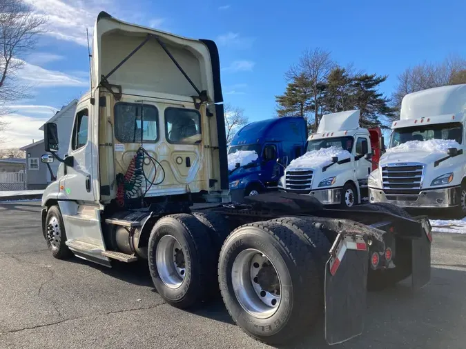 2019 FREIGHTLINER/MERCEDES CASCADIA 1251c610698d7cef7fa2c01e65bcce33876