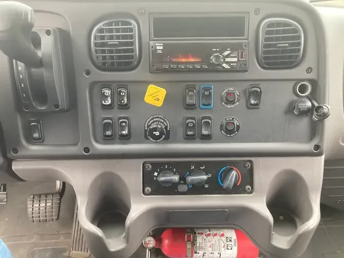 2019 FREIGHTLINER/MERCEDES M2 106
