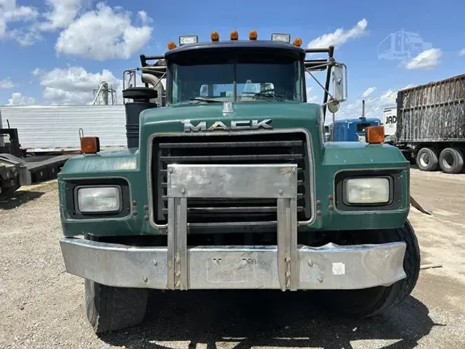 1996 MACK RD688S