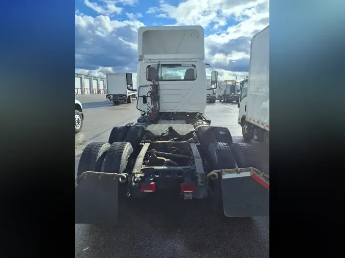 2019 NAVISTAR INTERNATIONAL LT625 DAYCAB T/A