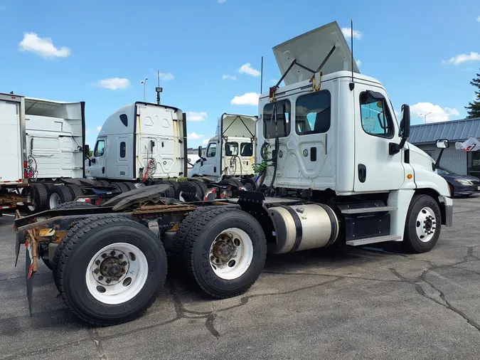 2016 FREIGHTLINER/MERCEDES CASCADIA 125