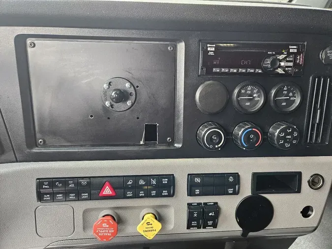 2022 FREIGHTLINER Cascadia 126