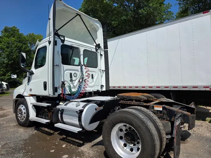 2019 FREIGHTLINER NEW CASCADIA 126