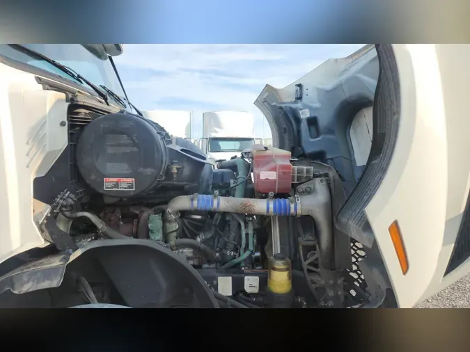 2019 Volvo VNL300
