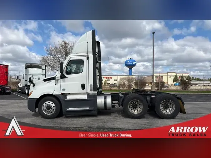2021 FREIGHTLINER CA126