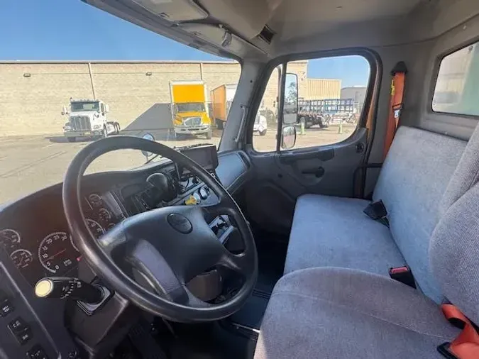 2021 Freightliner Business Class M2 106