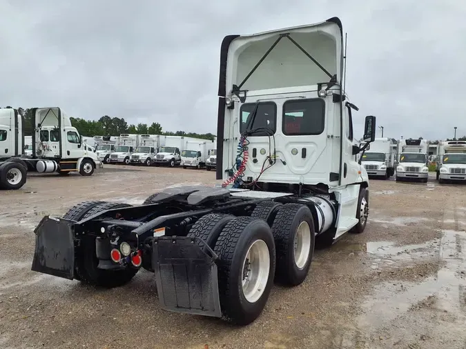 2019 FREIGHTLINER CASCADIA 125