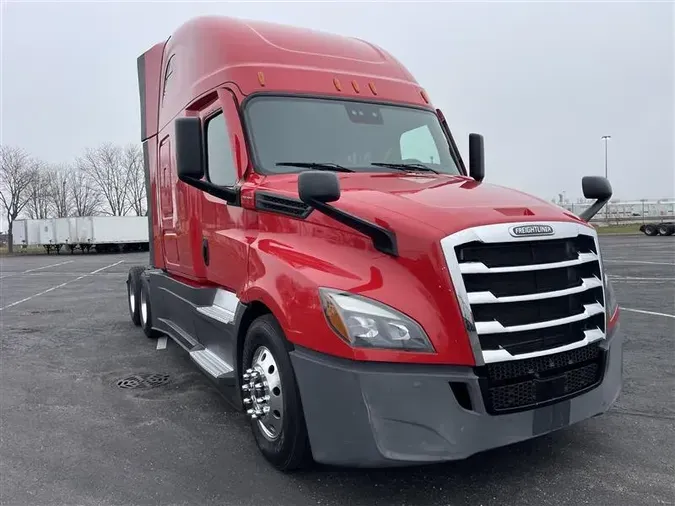 2021 FREIGHTLINER CA126