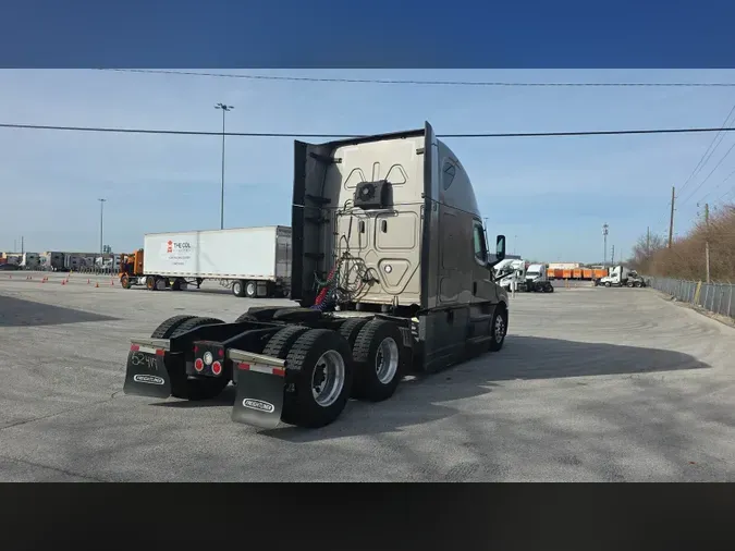 2022 Freightliner Cascadia 126