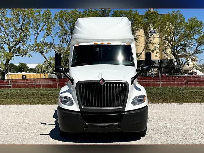 2022 INT LT625 6x4