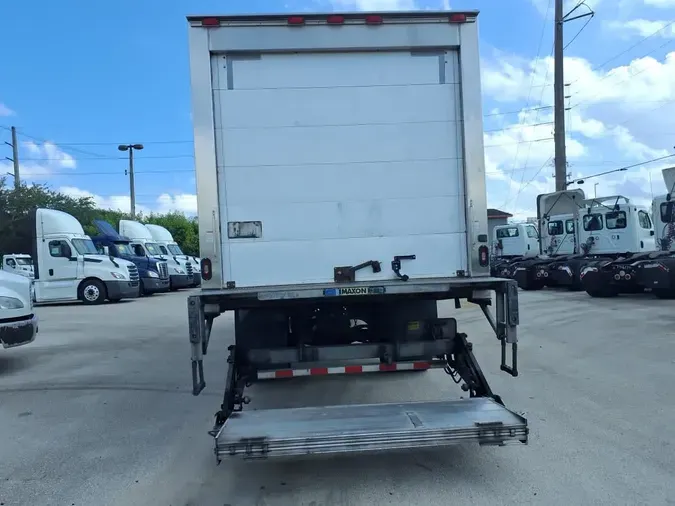 2018 FREIGHTLINER M2 106