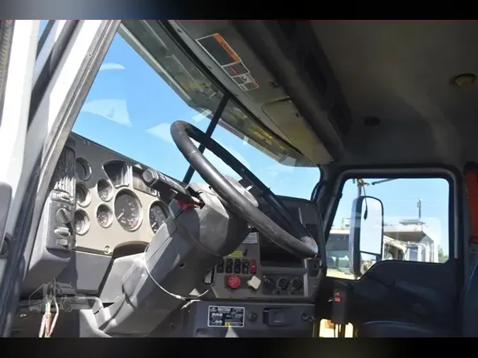2009 MACK GRANITE GU713