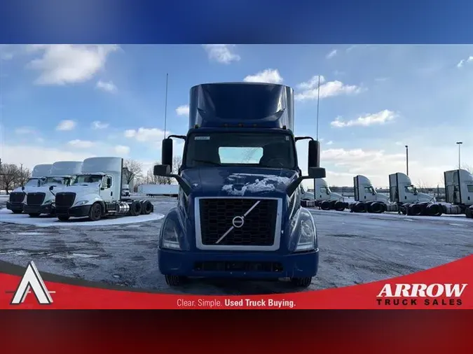 2021 VOLVO VNR300
