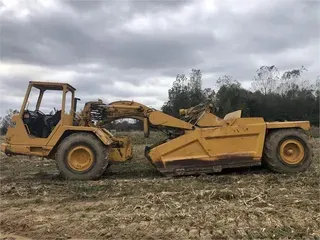 1985 DEERE 762A