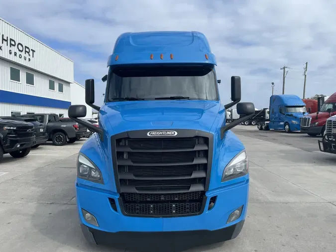 2019 Freightliner Cascadia 126