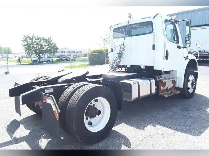 2018 FREIGHTLINER M2 106