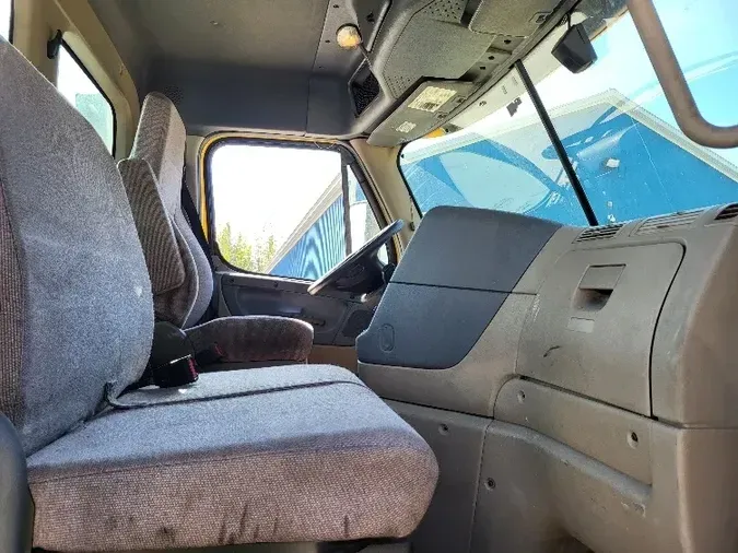 2018 FREIGHTLINER X12564ST
