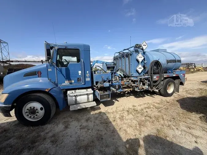 2011 KENWORTH T3701c7f526fa8d0da42706e7cca8c0857c7