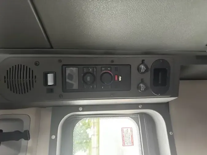 2020 VOLVO VNL64T860