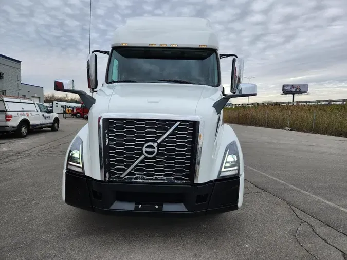 2020 VOLVO VNL64T760