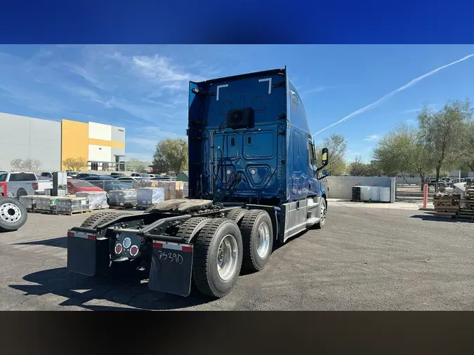 2023 Freightliner Cascadia 126