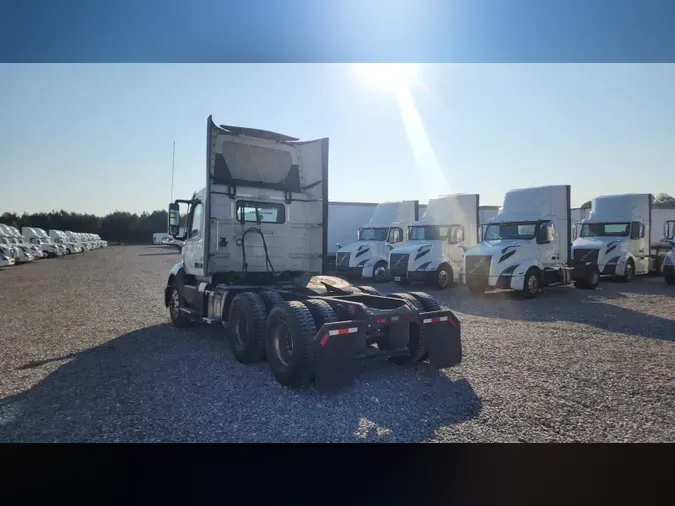 2019 Volvo VNL3001c879f36e427de1f507b8a69b4d31780