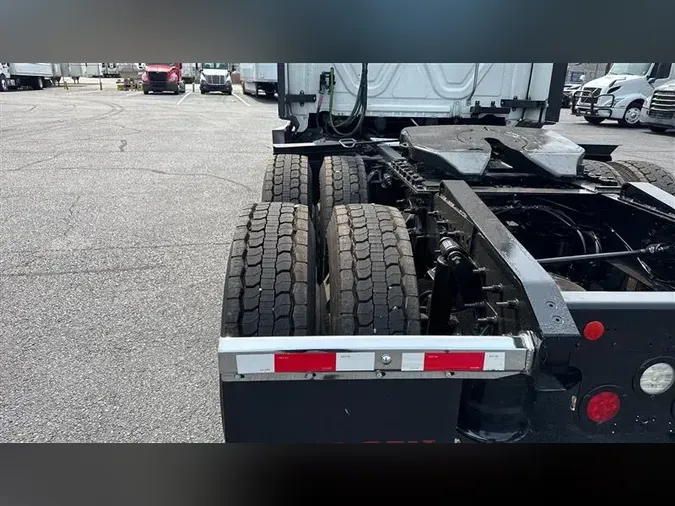 2021 FREIGHTLINER CA116