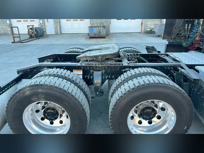 2023 Freightliner Cascadia 126