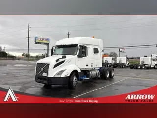 2019 VOLVO VNL740