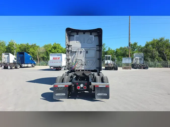 2025 Freightliner Cascadia 126