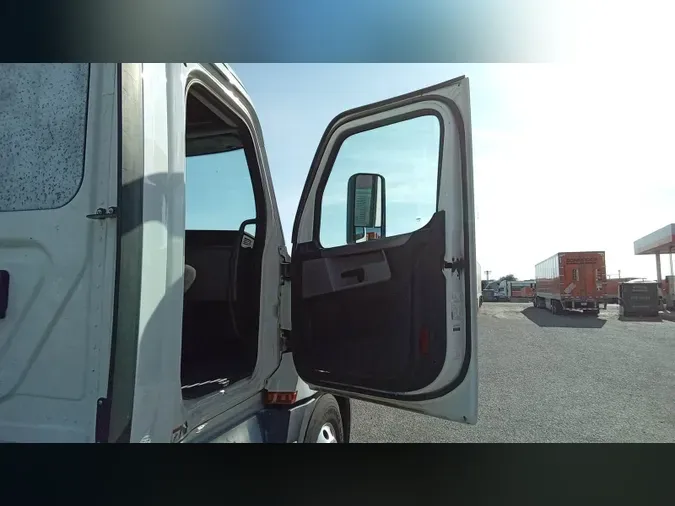 2020 Freightliner Cascadia 126