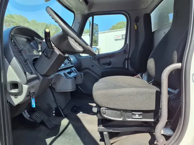 2020 FREIGHTLINER/MERCEDES M2 106