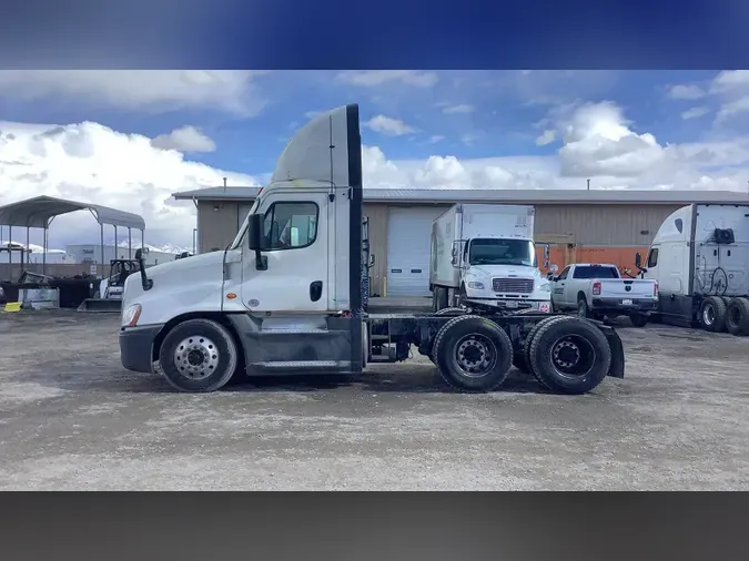 2019 Freightliner Cascadia 1251c98ad498b43b07f82a032112e346489