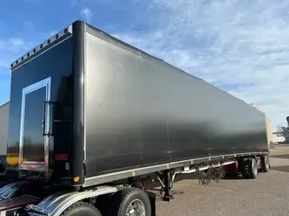 2015 Reitnouer Flatbed w/ Curtain Kit