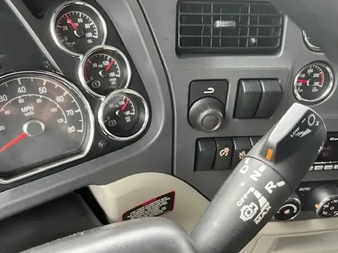 2022 Peterbilt 579