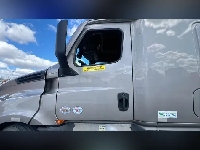 2025 Freightliner Cascadia 126