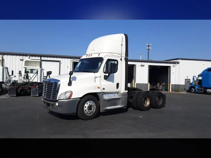 2019 Freightliner Cascadia 125