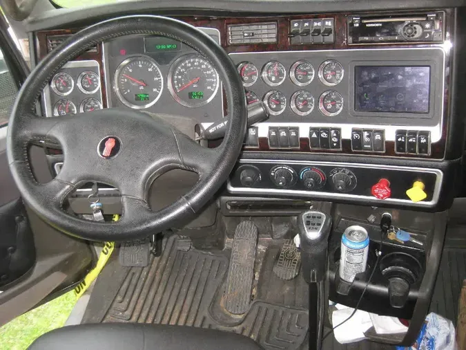 2023 KENWORTH W900L