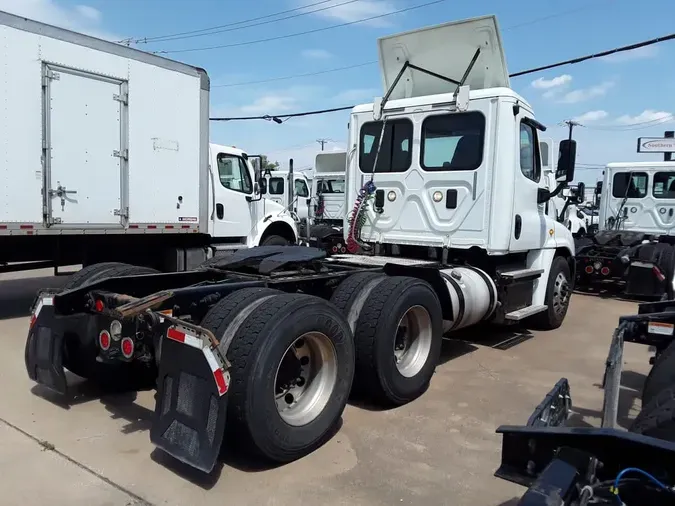 2016 FREIGHTLINER CASCADIA 125