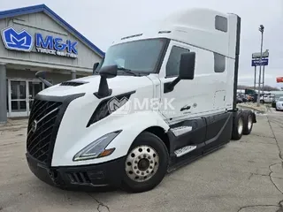 2025 VOLVO VNL64T860