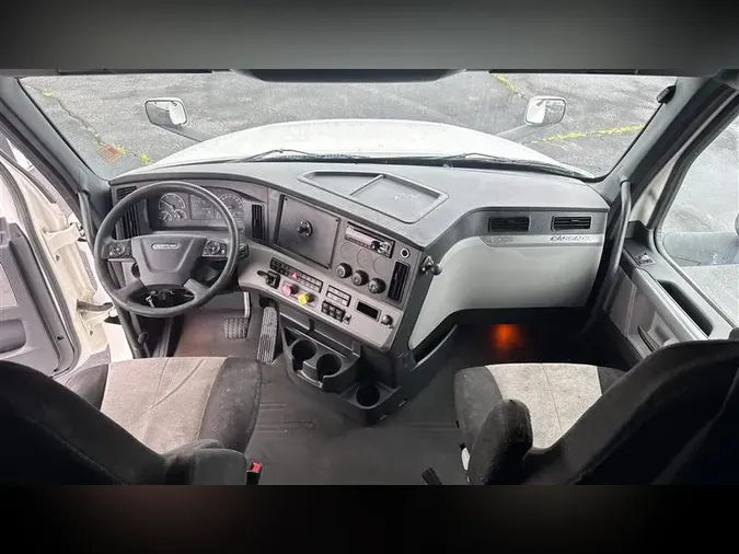 2020 FREIGHTLINER CA126