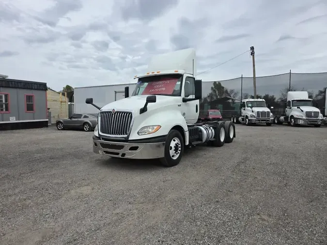 2019 NAVISTAR INTERNATIONAL LT625 DAYCAB T/A1cb1d90693cd5010d3bfc23060ee617f