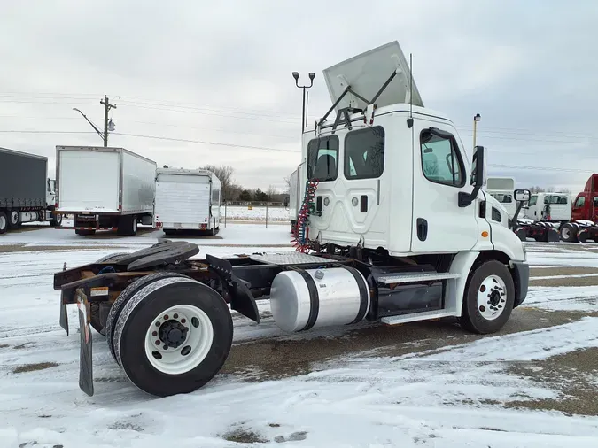 2016 FREIGHTLINER/MERCEDES CASCADIA 113