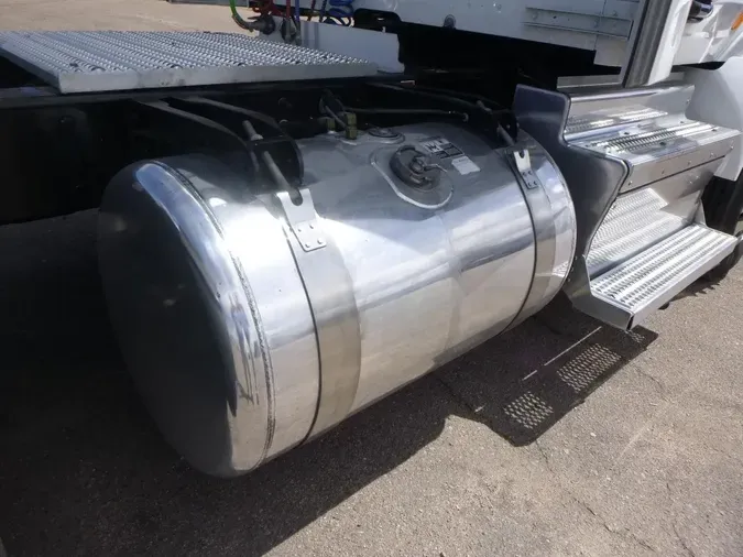 2020 Peterbilt 5791cb6a9c900d64dfe7e70b5004ed30b21
